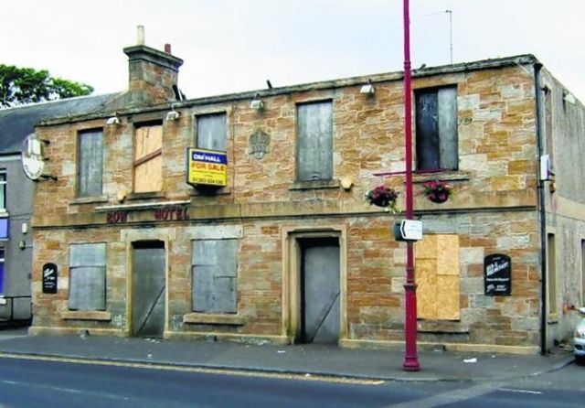 Reference DECIDED MAR 2023No:22/02574/FULL. Change of use from hotel to 5 flatted dwelling houses and 2 retail units...etc Reference DECIDED MAR 2023No:22/02574/FULL. Change of use from hotel to 5 flatted dwelling houses and 2 retail units...etc